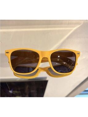 Truly yellow sunglasses